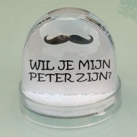 Schudbol  '  PSSST... Ik wil je iets vragen: Wil je Mijn Peter Zijn? '